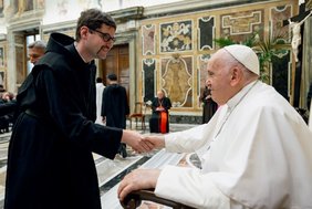 Frater Sebastian Fritsch begegnet Papst Franziskus
