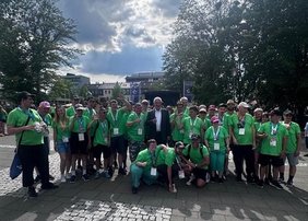 Team Special-Olympics Bayern mit Minister Herrmann (Oliver Schmidbauer )