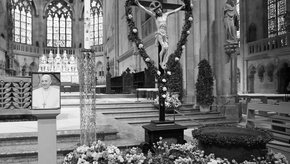 Regensburger Dom, Gedenkbild Papst Franziskus (Bistum Regensburg/Christian Beirowski)