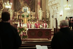 Pater Alois Riedlsperger SJ, ist auch der Moderator (Österreichische Ordensprovinz/Bernhard Zahrl)