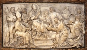 Relief der Darstellung der Heiligsprechung des Johannes von Gott am 16. Oktober 1690. (Barmherzige Brüder/Frater Dario Vermi )