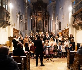 Benefizkonzert der Mädchenkantorei (© Krankenhaus Barmherzige Brüder Regensburg/ Sonja Bauer-Sendldorfer)